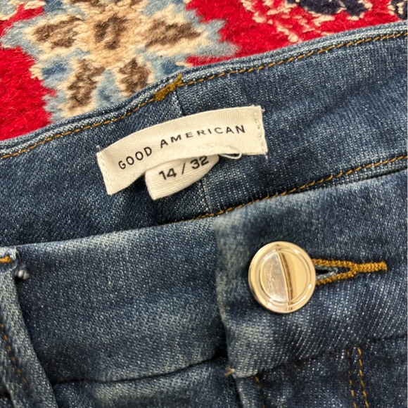 Good American Good Classic Bootcut Jean size 14 in Blue 811 - Picture 5 of 8